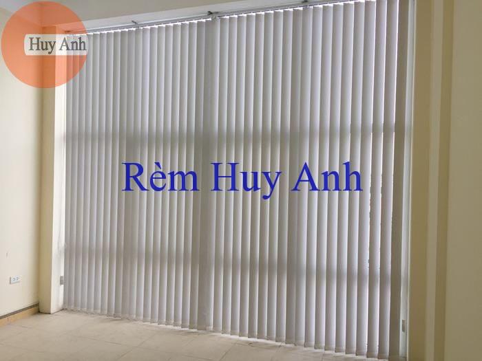 rem nhua cua kinh van phong