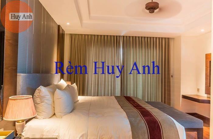 rem tu dong cao cap phong ngu